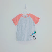 Load image into Gallery viewer, le petit society T-shirt - 4 years
