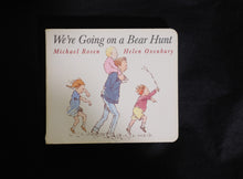 Load image into Gallery viewer, Books for Toddlers We&#39;re Going on a Bear Hunt (1997) / Michael Rosen &amp; Helen Oxenbury - Toddlers
